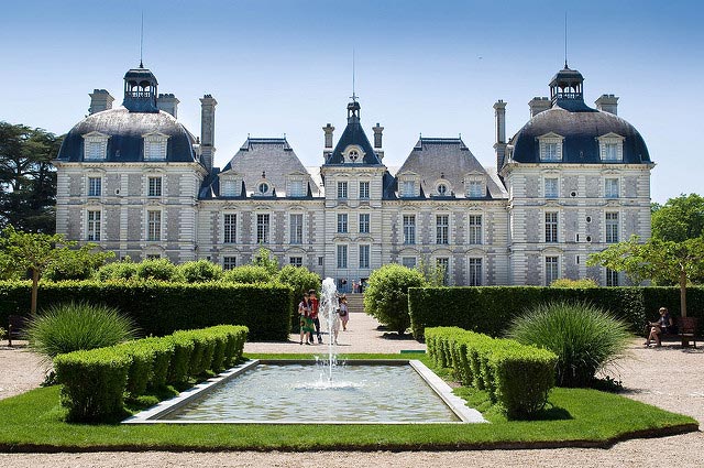 The stunning Château de Cheverny – French architecture at its best. Photo: kosokund
