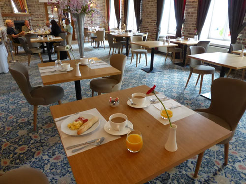 Breakfast room Hotel-De L-Univers Arras