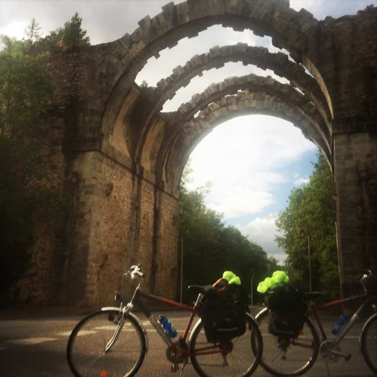 Maintenon aqueduct