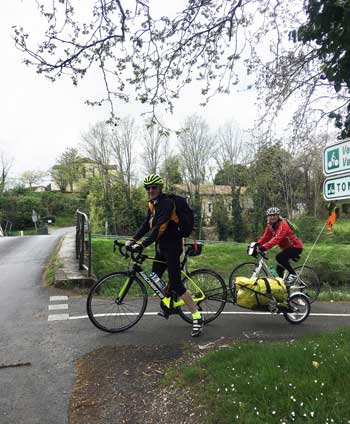 Riders on Canal Entre Deux Mers